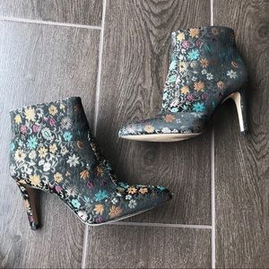 olette pointed toe bootie